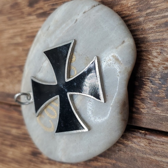 Pirate X pendant - Picture 2 of 2